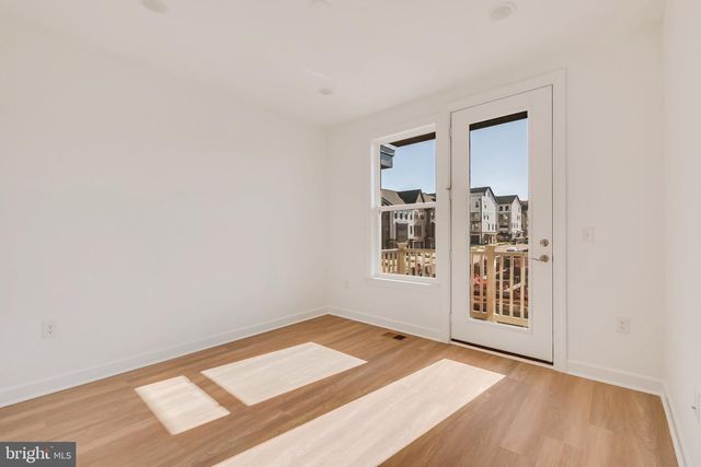 14348 YESLER AVE, Chantilly, VA 20151