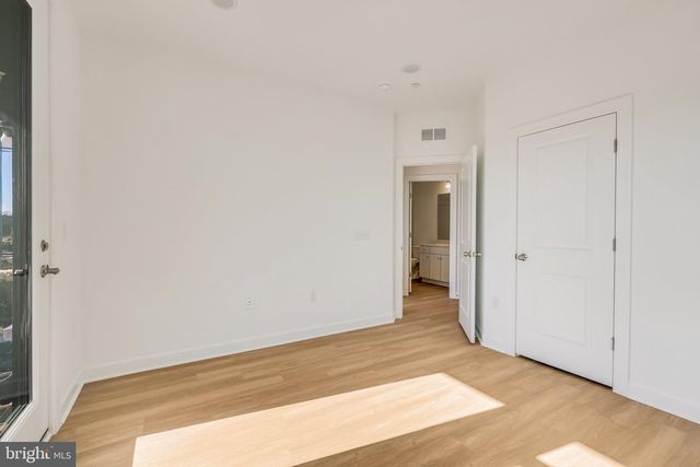 14348 YESLER AVE, Chantilly, VA 20151