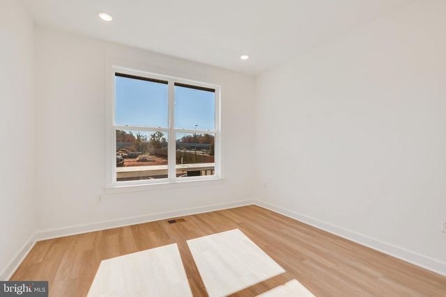 14348 YESLER AVE, Chantilly, VA 20151