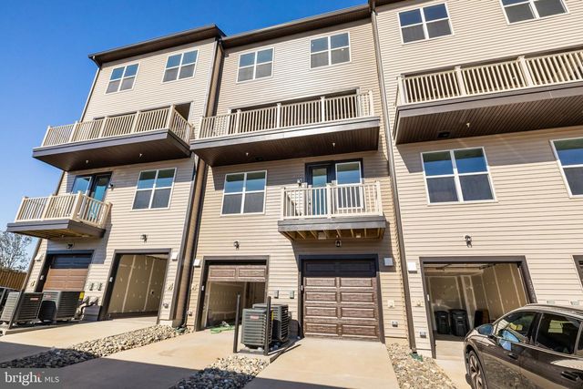 14348 YESLER AVE, Chantilly, VA 20151