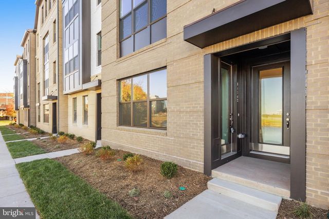 14348 YESLER AVE, Chantilly, VA 20151