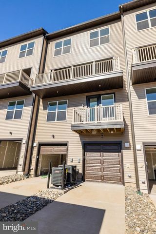 14348 YESLER AVE, Chantilly, VA 20151