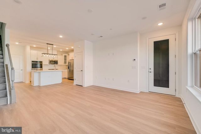 14348 YESLER AVE, Chantilly, VA 20151