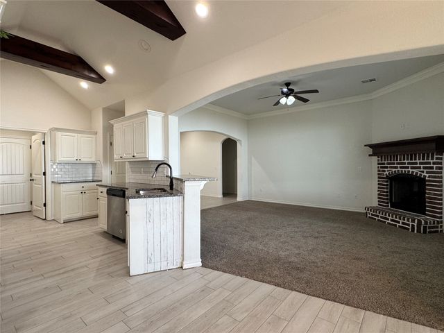 14083 S Lansing Avenue, Glenpool, OK 74033