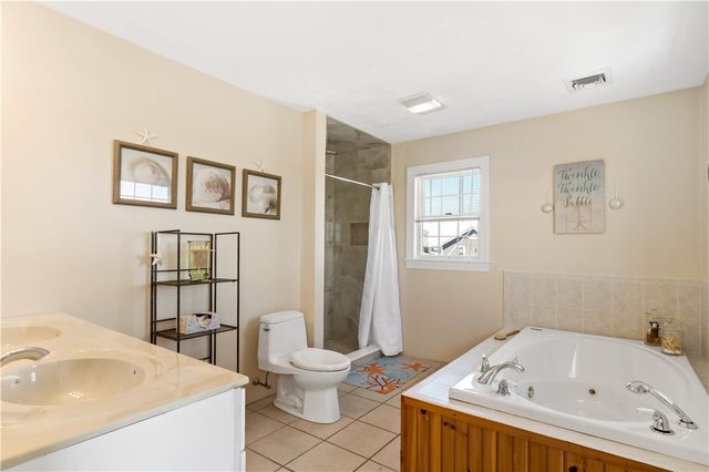 980 Matunuck Beach Road, South Kingstown, RI 02879