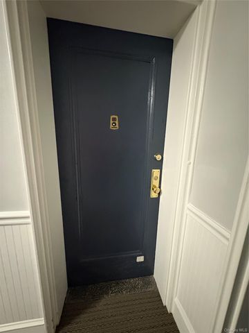 34 Cathedral Avenue 6A, Hempstead, NY 11550