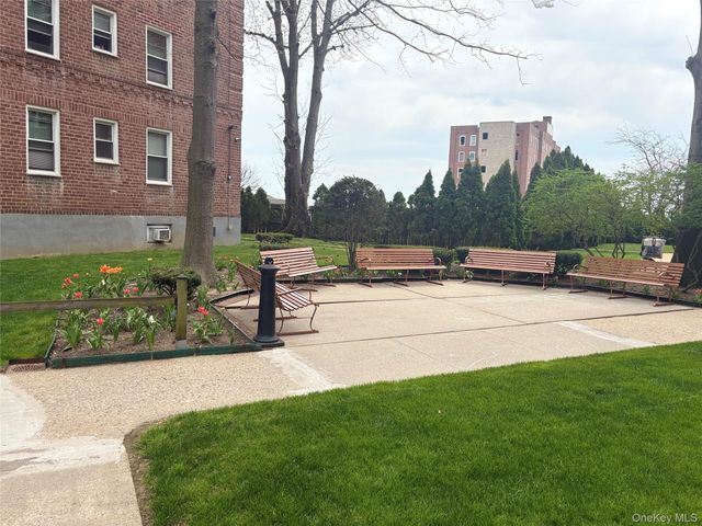 34 Cathedral Avenue 6A, Hempstead, NY 11550