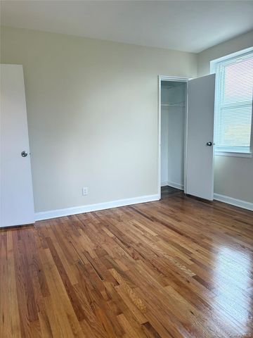 34 Cathedral Avenue 6A, Hempstead, NY 11550