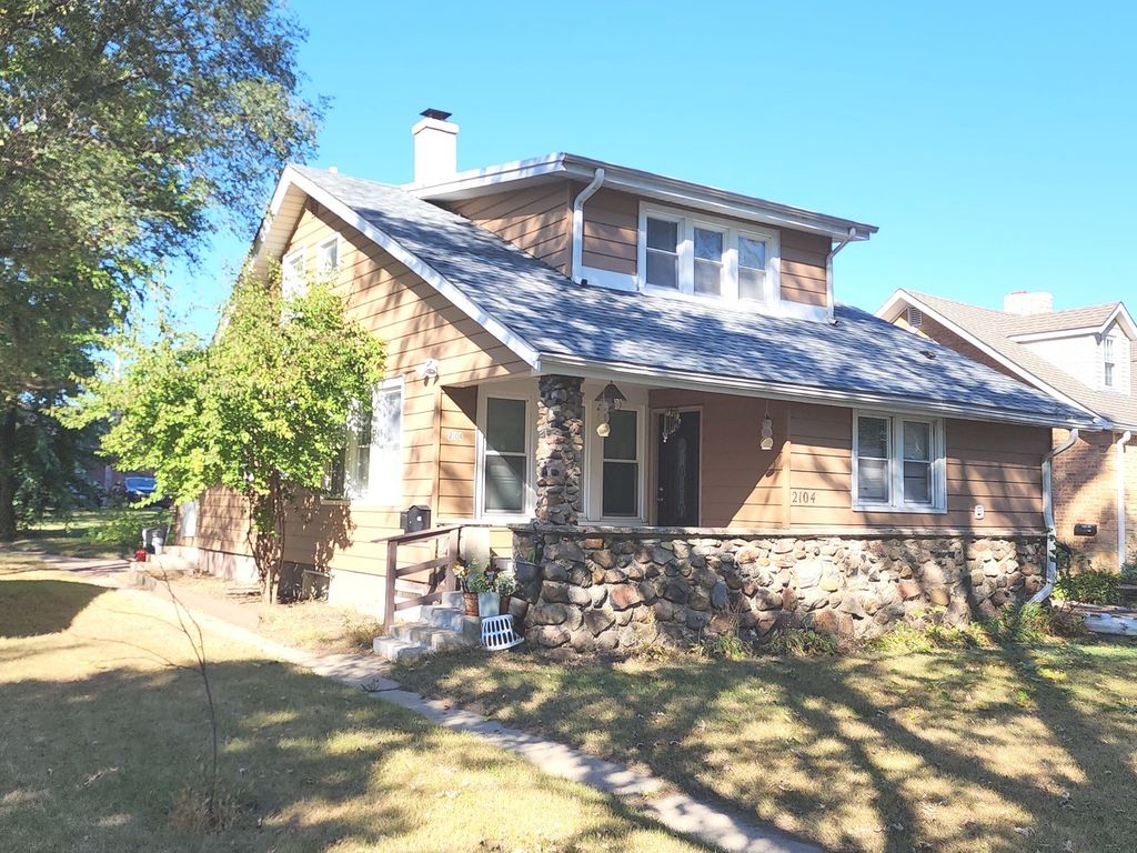 2104 Elim Avenue, Zion, IL 60099