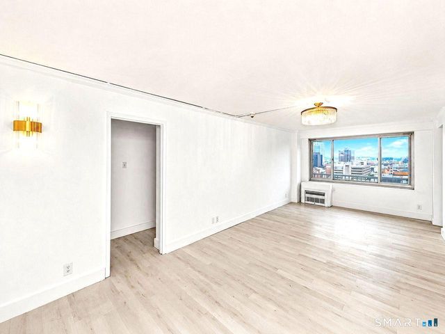 100 York Street 16E, New Haven, CT 06511