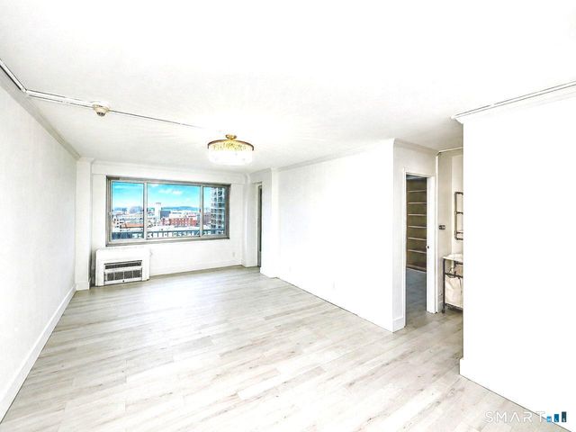 100 York Street 16E, New Haven, CT 06511
