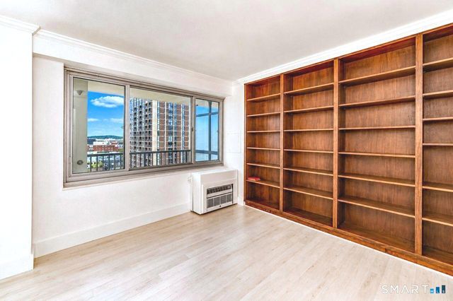 100 York Street 16E, New Haven, CT 06511