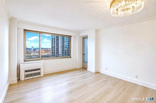 100 York Street 16E, New Haven, CT 06511