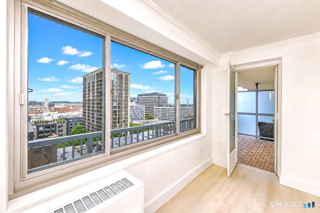 100 York Street 16E, New Haven, CT 06511