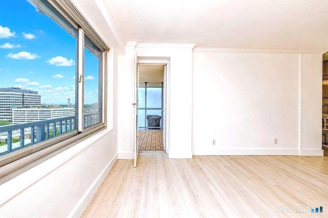 100 York Street 16E, New Haven, CT 06511
