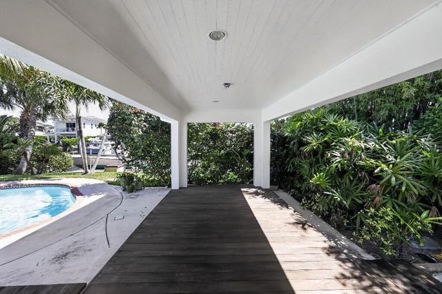 636 Kingfish Road, North Palm Beach, FL 33408
