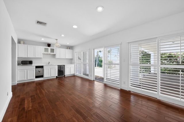 636 Kingfish Road, North Palm Beach, FL 33408