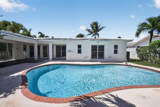 636 Kingfish Road, North Palm Beach, FL 33408