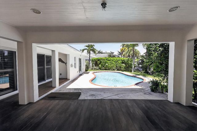 636 Kingfish Road, North Palm Beach, FL 33408