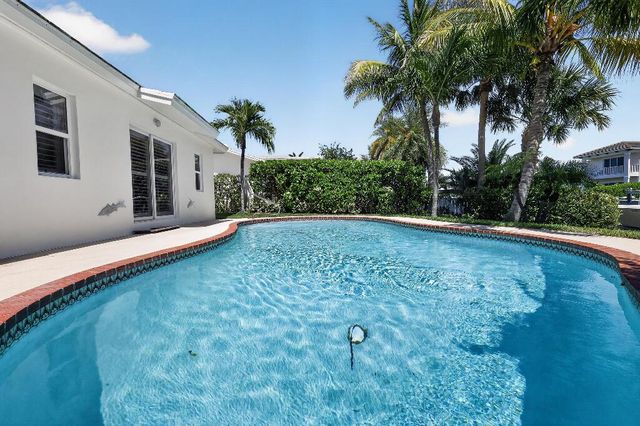 636 Kingfish Road, North Palm Beach, FL 33408