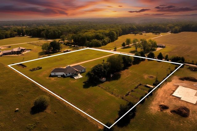 7990 E Farm Road 116, Strafford, MO 65757