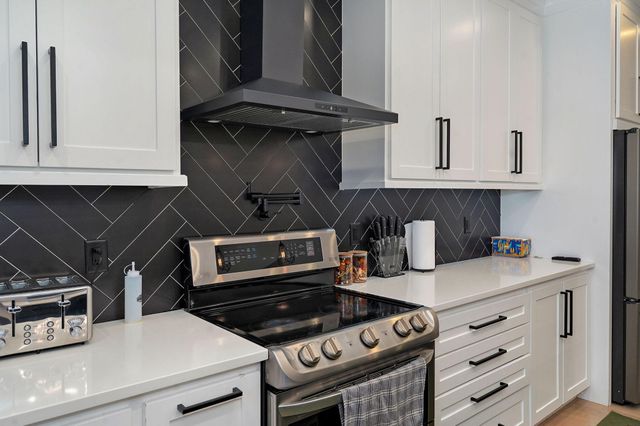 7990 E Farm Road 116, Strafford, MO 65757