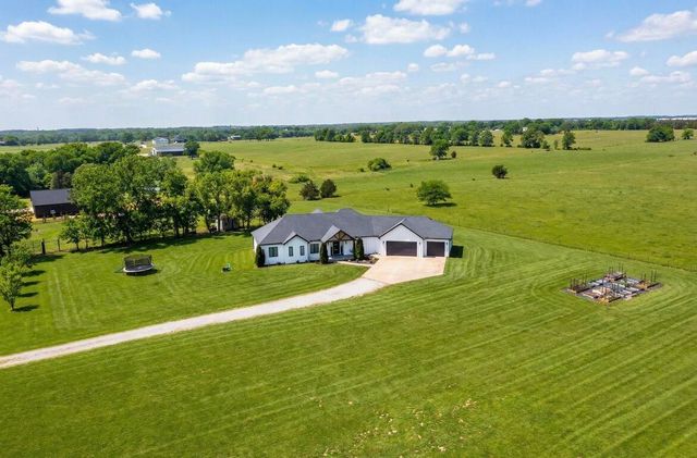 7990 E Farm Road 116, Strafford, MO 65757