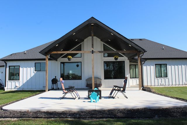 7990 E Farm Road 116, Strafford, MO 65757