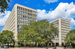 1450 E 55th Place 821S, Chicago, IL 60637