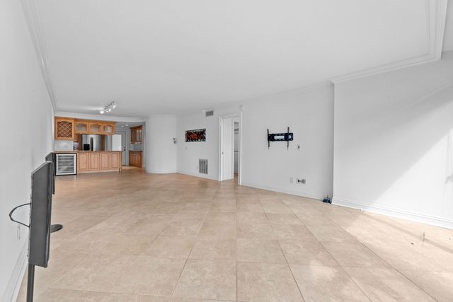 2731 NE 14th St Causeway 115, Pompano Beach, FL 33062