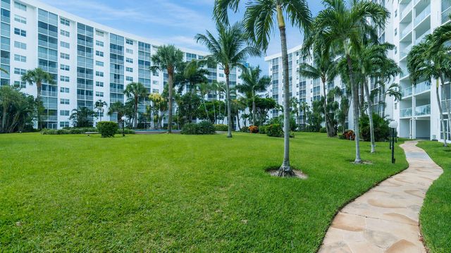 2731 NE 14th St Causeway 115, Pompano Beach, FL 33062