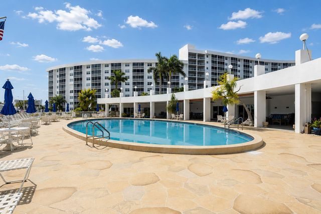 2731 NE 14th St Causeway 115, Pompano Beach, FL 33062