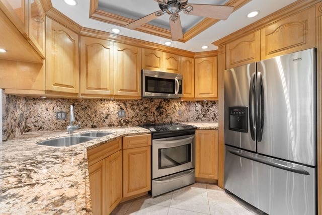 2731 NE 14th St Causeway 115, Pompano Beach, FL 33062