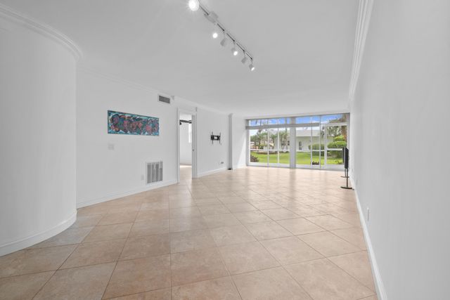 2731 NE 14th St Causeway 115, Pompano Beach, FL 33062