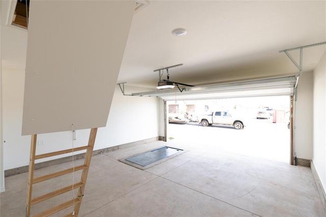 3301 Scissortail Way, Yukon, OK 73099