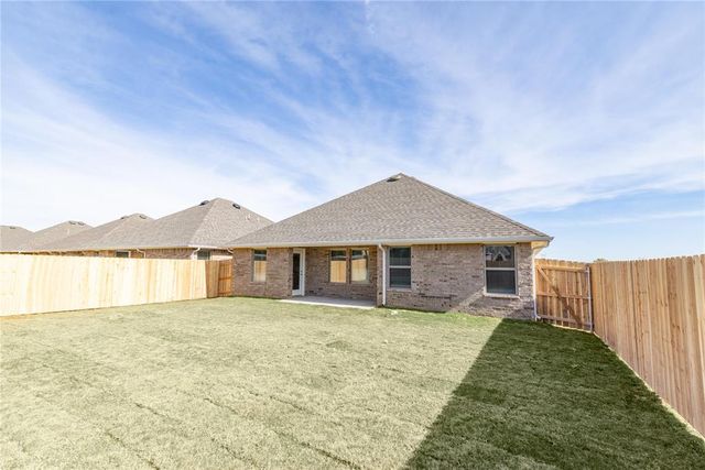 3301 Scissortail Way, Yukon, OK 73099