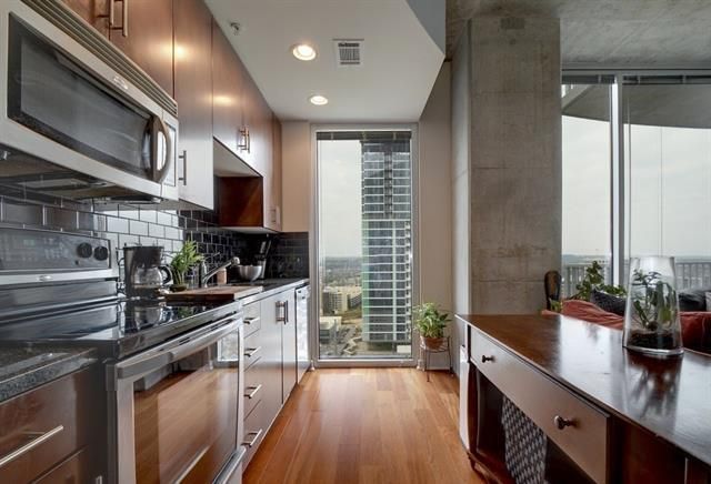 360 Nueces ST 1904, Austin, TX 78701