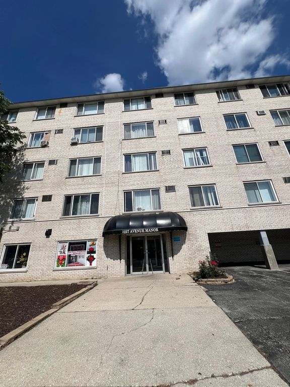 1227 S Harlem Avenue 210, Berwyn, IL 60402