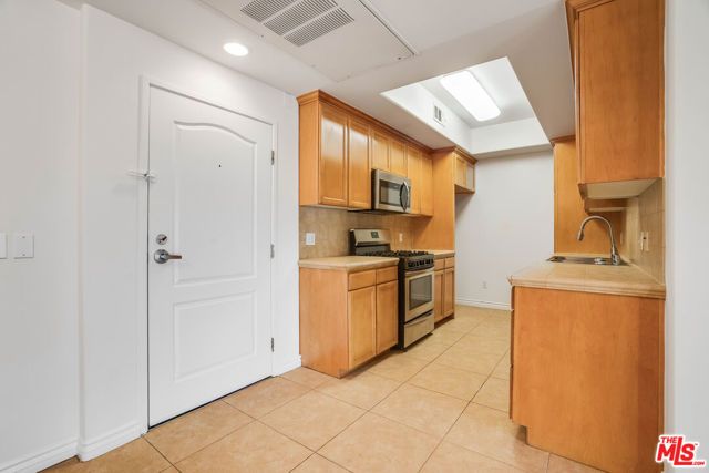 3328 Oakhurst Avenue 110, Los Angeles, CA 90034