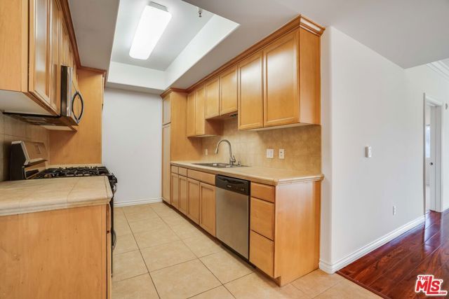 3328 Oakhurst Avenue 110, Los Angeles, CA 90034