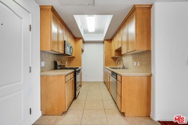 3328 Oakhurst Avenue 110, Los Angeles, CA 90034