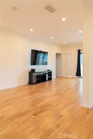 1137 N Banning Boulevard, Wilmington (los Angeles), CA 90744