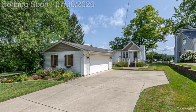 10470 King Road, Springfield Charter Township, MI 48350