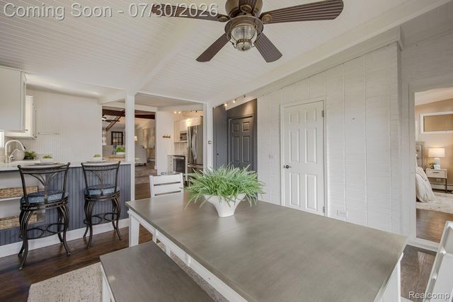10470 King Road, Springfield Charter Township, MI 48350