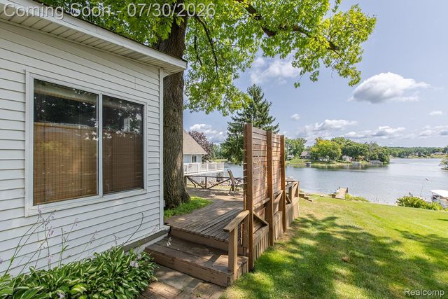 10470 King Road, Springfield Charter Township, MI 48350