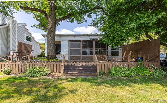 10470 King Road, Springfield Charter Township, MI 48350