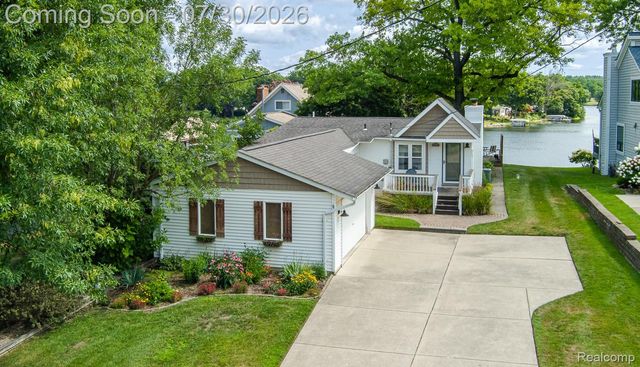 10470 King Road, Springfield Charter Township, MI 48350