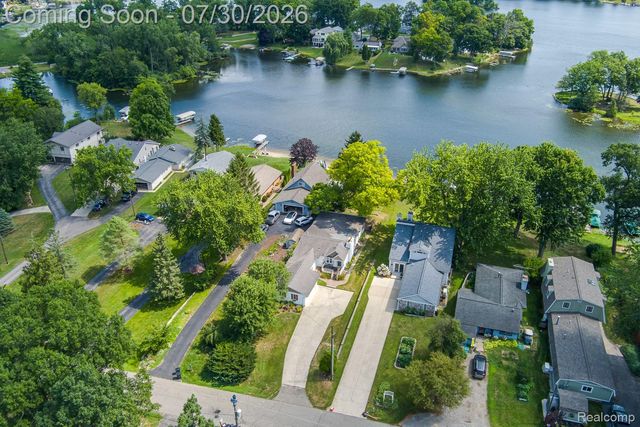 10470 King Road, Springfield Charter Township, MI 48350