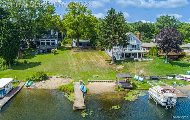 10470 King Road, Springfield Charter Township, MI 48350