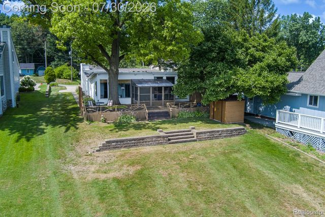 10470 King Road, Springfield Charter Township, MI 48350